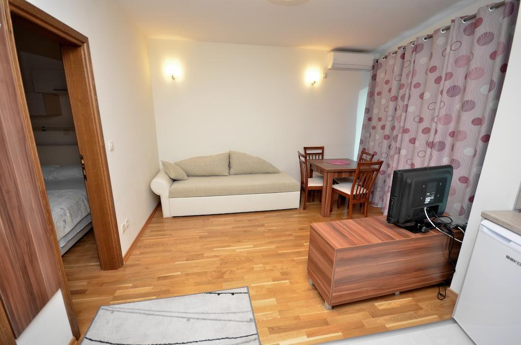Apartments Rafailovic Ljubo Rafajlovići Kamer foto